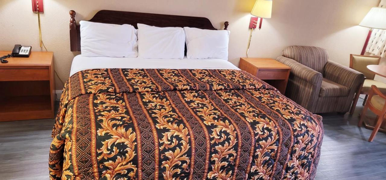 Regency Travel Inn Hayti Εξωτερικό φωτογραφία